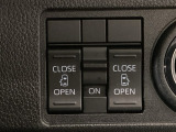 【両側パワースライドドア】両側がパワースライドドアになっており、運転席のスイッチやスマートキーでも開閉が可能です!開口部も広いので乗り降りも楽々♪