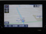 直感的に操作出来るナビゲーションを搭載。ルート案内が分かりやすく、運転中のストレスを軽減します。目的地までスムーズに導いてくれる、実用性の高い装備です。