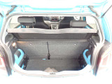 荷室は荷物を隠せるトノカバー付!充分な荷室の広さです!