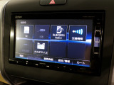 CD、DVD、Bluetooth、AM、FM、AUX、スマートフォン接続ができます。