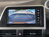 バックガイドモニターで、後方を確認しながら安心して駐車することができます。運転初心者も熟練者も必須の機能ですよ!
