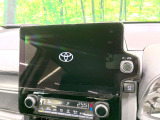 【メーカー純正ナビ】インテリアに溶け込むスタイリッシュな「専用設計」メーカーナビを装備♪視認性や操作性など基本性能にも優れ、より上質なカーライフをお楽しみいただけます。