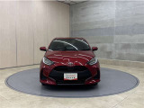 お車購入のポイントとなるフロントマスクです!シャープな目つきが印象的なデザインのヘッドランプです。