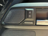【MERIDIANサラウンドサウンドシステム】低音から高音までをクリアに再現し車内に臨場感溢れる音響空間を提供致します。