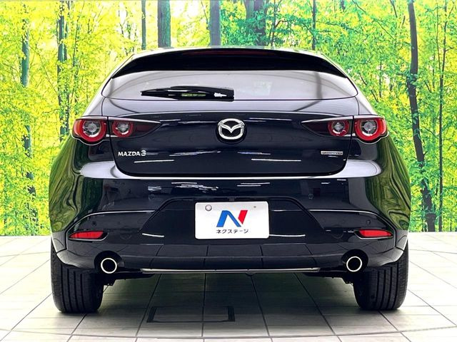 マツダ MAZDA3ファストバック 1.8 XD ブラック セレクション の中古車