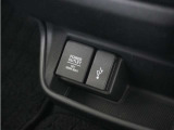 12V電源ソケット、USB接続端子!使いやすい場所に!装備が充実しています♪