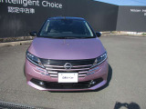 LEDヘッドライトは、本当に明るくて安全です。暗い夜道からお客様を守ってくれます。運転しやすいですし、黄色いハロゲンライトと見比べてください。