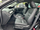 シートはホールド性がよく、座り心地もいいので長い時間座っていても疲れにくいです☆