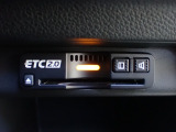 デザインスッキリのビルトイン『ETC』!高速道路の特典はもちろん、キャッシュレスなので料金所では徐行するだけで通過可能です!