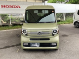 お客様に安全で快適なカーライフをお送りいただくために、中古車にも高いレベルの品質基準を設け、その基準に従って、全ての中古車について納車前整備を実施しています。