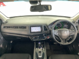 ドライバーの操作性・視認性に配慮した運転席。