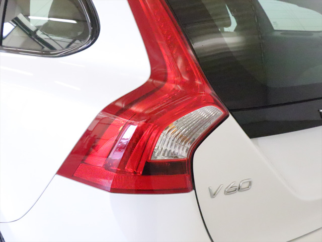 ボルボ V60 D4 ダイナミック エディション ディーゼル の中古車詳細