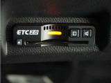 ◆ETC2.0装着◆進化したドライブ体験。料金収受システムだけだったETCが生まれ変わって、高速道路を賢く使うETC2.0に進化しました。多彩な情報サービスが便利で快適なドライブ体験を提供します。