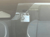 【ドライブレコーダー】ドライブレコーダー装備!走行中はもちろん、あおり運転や事故に遭遇した際、映像で記録し、万一のリスクに備えます。※記録用SDカードはお客様ご自身でご準備いただく必要があります。