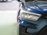 LEDヘッドライトは、点灯の瞬間から光量を発揮し、突然暗くなるトンネルなどでの安定感を高めます。