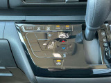 オートエアコン!おおきなアイコンでタッチしやすいパネルです。空調管理はクルマ任せで、運転を楽しみましょ♪
