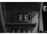 ◆◆両側電動スライドドア!!荷物で手が塞がる時など簡単にドアの開閉が出来ます!何より力いらずで開閉OK!女性やお年寄りにも優しい♪電動機能はOFFにもできますから元気なお子様の駆け出しも安心!