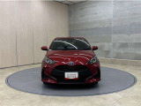 お車購入のポイントとなるフロントマスクです!シャープな目つきが印象的なデザインのヘッドランプです。