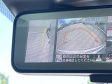 サイドブラインドモニターは「死角」となる左フロントタイヤ周りを映すので幅寄せや狭い道での運転に役立ちます!