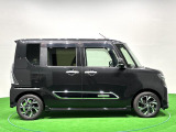 ドアは約90度に開くので荷物も積み込みやすく、乗り降りもしやすい♪ ロングドライブも快適に過ごせる工夫がいっぱいです♪♪