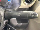 【オートライト】周りの明るさに応じて自動でヘッドライトの点灯・消灯ができる機能です!ライトの付け忘れ・消し忘れなどが無くなり、雨の日や夕方の走行も安心!トンネル通過時も便利ですね♪