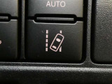 【LDA(レーンデパーチャーアラート)】&hellip;道路上の白線(黄線)をセンサーで認識し、ドライバーがウインカー操作を行わずに車線を逸脱する可能性がある場合、警報でお知らせします。