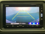 バックでの車庫入れも安心です! リアカメラが付いているバックモニター付のナビを装備しております。操作線もついており距離感も画面から確認できます。