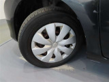 タイヤサイズは165/70R14です。