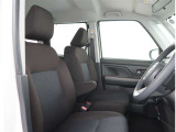 【フロントシート】運転しやすいドライバーズコックピット!ドライブが楽しくなります。