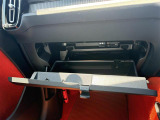 ◆LIBERALAは、輸入車選びの新たなスタイルを提案するインポート・セレクト・ブランドです。オーナー様となる方がクルマから直接感じる感性を第一にした、最良の一台との出会いをコーディネートいたします。