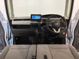 【前方視界】開放的な前方視界!運転がしやすく疲れにくいです♪窓が大きく、見通しがとっても良いおクルマですよ♪