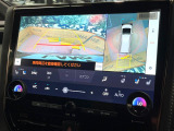 【パノラミックビューモニター】専用のカメラにより、上から見下ろしたような視点で360度クルマの周囲を確認することができます☆死角部分も確認しやすく、狭い場所での切り返しや駐車もスムーズに行えます。