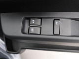 パワーウィンドゥ 運転席ドアスイッチ照明付です。