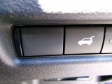 リアゲートオートバックドアスイッチ。運転席からでも簡単にバックドアが開閉できます。