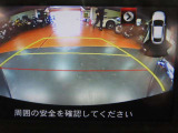 バックカメラもついています。駐車時の後ろの四角もこれでカバーできます。