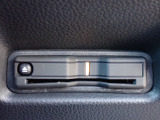■【ETC車載器】が装備されています。セットアップをしてお渡しとなり、ETCカードを差し込むだけで高速道路の利用が可能です。