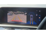 【リバ-ス連動カメラシステム】リバースと連動し、車両後方の映像をディスプレィに表示歪みの少ないカメラにより鮮明な画像で後退の運転操作をサポートします。
