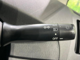 【オートライト】周りの明るさに応じて自動でヘッドライトの点灯・消灯ができる機能です!ライトの付け忘れ・消し忘れなどが無くなり、雨の日や夕方の走行も安心!トンネル通過時も便利ですね♪