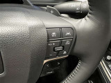 右側でパドルシフトのシフトアップ、全車速追従機能のレーダークルーズコントロール操作などが可能!