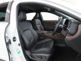 長時間の運転でも疲れにくいシートです。