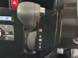 ハンドルに近い位置で、運転席からも見やすく操作しやすい ☆★インパネシフト★☆ どのギアに入っているか一目瞭然(^^)
