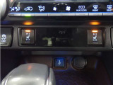 VSC OFFスイッチ。  シートヒーター付きです。寒い日も快適なドライブが楽しめます♪