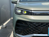 LEDマトリックスヘッドライト「IQ.LIGHT」HD。フロントカメラで対向車や先行車を検知、マトリックスモジュールに搭載されたLEDを個別に制御することで最適な配光を実現。