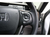 Hondaセンシングの機能のひとつ、アダプティブクルーズコントロール付!アクセルから足を離しても設定したスピードと前車との車間を保ち走行してくれます!車線維持もアシスト☆高速道路で疲労軽減ですね☆