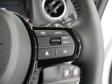 【ACC〈アダプティブ・クルーズ・コントロール〉】予め設定した車速内でクルマが自動的に加減速。前走車との適切な車間距離を維持しながら追従走行しドライバーの運転負荷を軽減します。