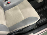 痛みの出やすい運転席シートの角、フロアマット、座面、ともに良好です