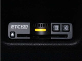 装備されているビルトインタイプのホンダ純正ETC車載器です。セットアップしてからご納車致します。ETCカードを差し込めば高速道路の出入り口ゲートを楽々通過出来ます。