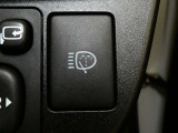 ヘッドライトの汚れをウォッシャーの力で洗浄するヘッドライトウォッシャー装備です。