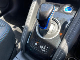 【 シフト 】スムーズなシフトチェンジで快適にお車を操縦していただけます!//