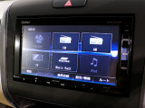 CD、DVD、Bluetooth、AM、FM、AUX、スマートフォン接続ができます。
